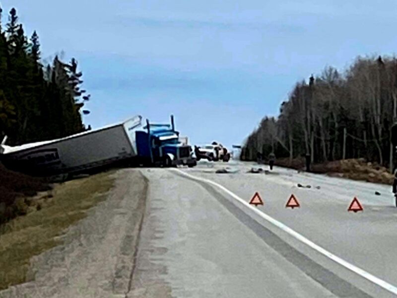 Collision impliquant 3 véhicules dans la réserve faunique La Vérendrye