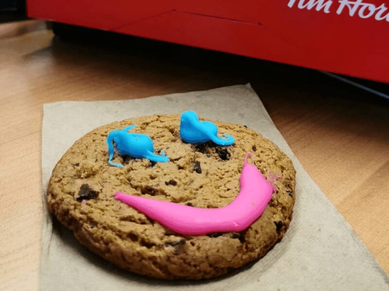 Amos 13e au classement des ventes des biscuits sourire