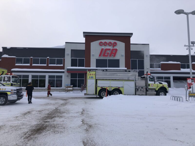 Intervention des pompiers à la Coop IGA Ouest à Amos