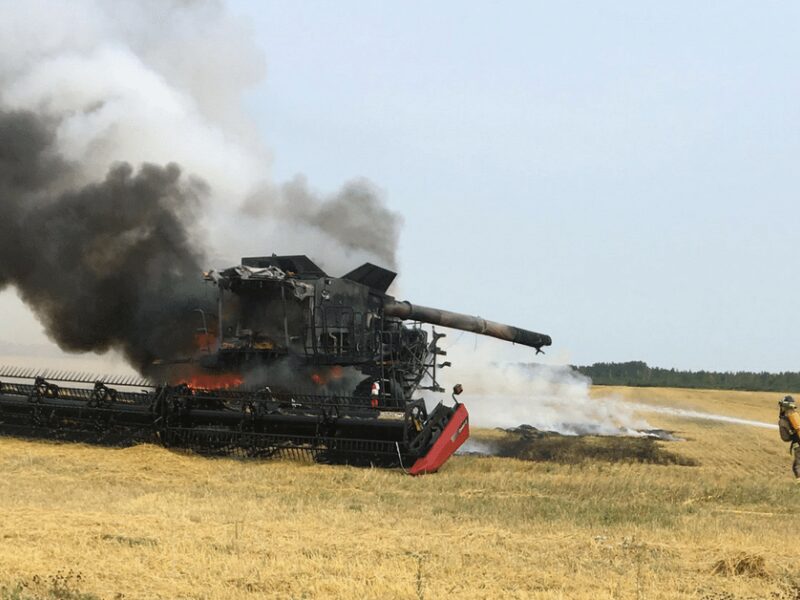 Incendie de machinerie agricole à Nédélec