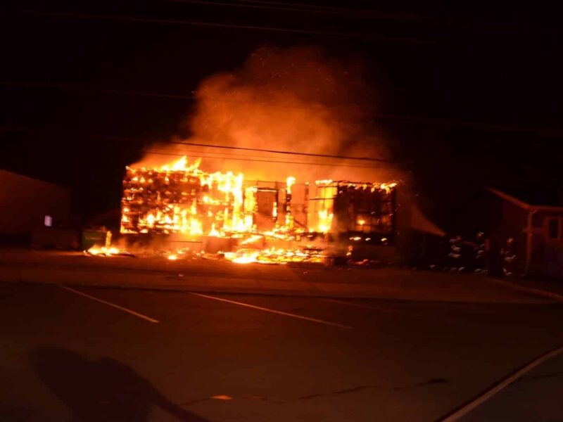 Un incendie suspect rase la Maison des jeunes à Amos