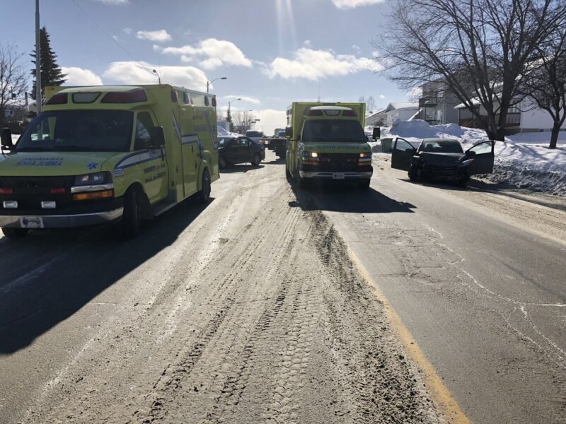 Collision sur la 6e rue Ouest à Amos