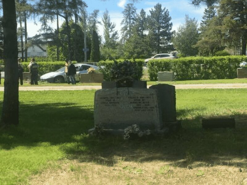 Une perte de contrôle se termine au cimetière