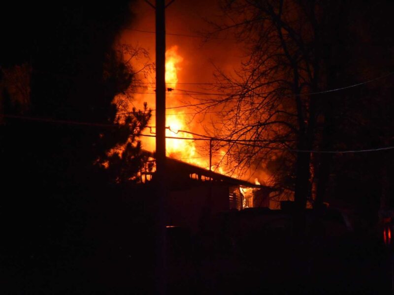 Une résidence ravagée par le feu à Rouyn-Noranda