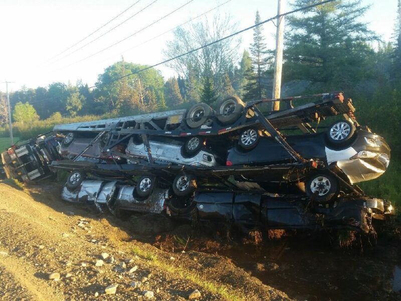 Plusieurs véhicules endommagés dans un accident