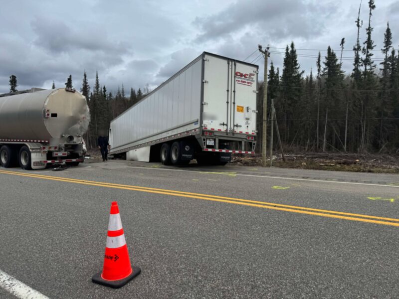 Accident de camion dans la réserve faunique La Vérendrye