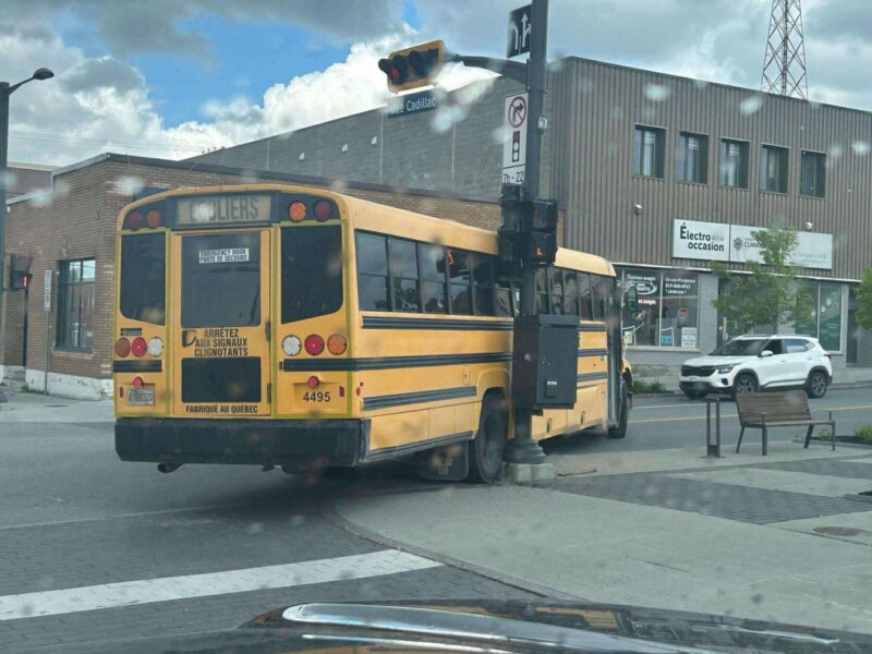 Collision d’un autobus avec un lampadaire à Val-d’or