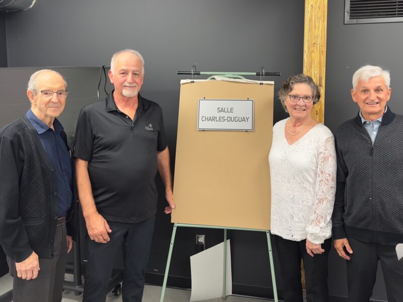 Charles Duguay a son nom au Complexe sportif Desjardins