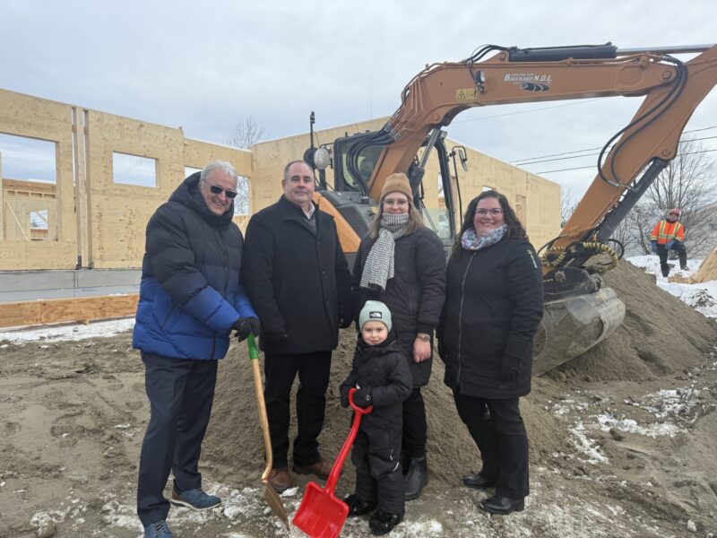 80 places de CPE à Malartic : Une pelletée de terre qui fait du bien