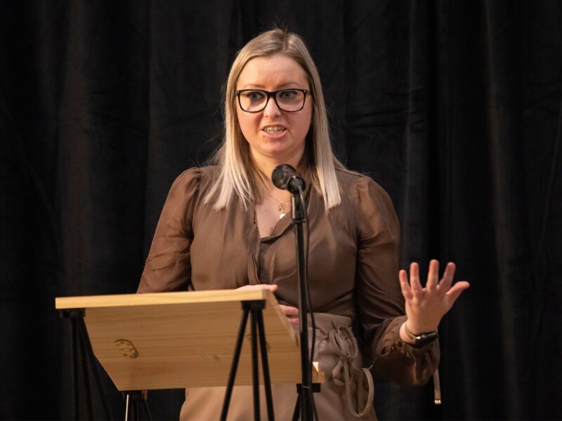 Christel Brouillette : Une distinction prestigieuse pour un engagement exemplaire en Abitibi-Témiscamingue