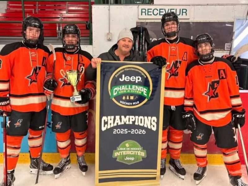 Les Comètes d’Amos survolent le Showcase à domicile