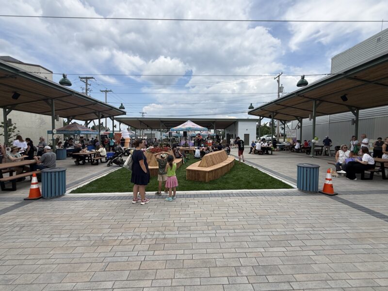 Le Marché public d’Amos prend ses quartiers dans la nouvelle Place publique