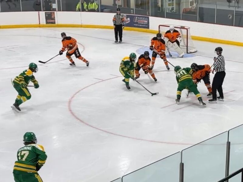 Les Comètes d’Amos M19 AA lancent leur saison avec une défaite encourageante à La Sarre