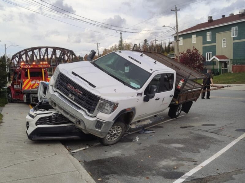 (MISE À JOUR) Collision sur la 10e avenue Ouest à Amos