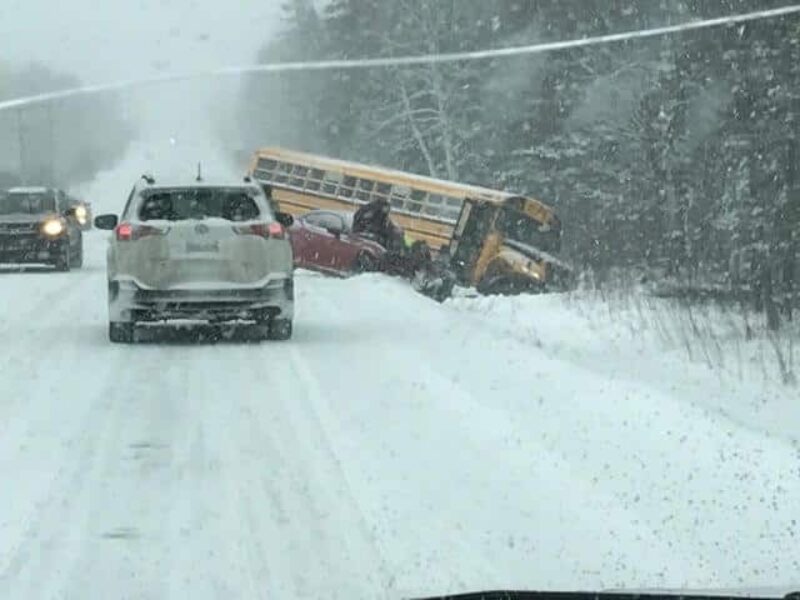 Accident impliquant un autobus à Laverlochère