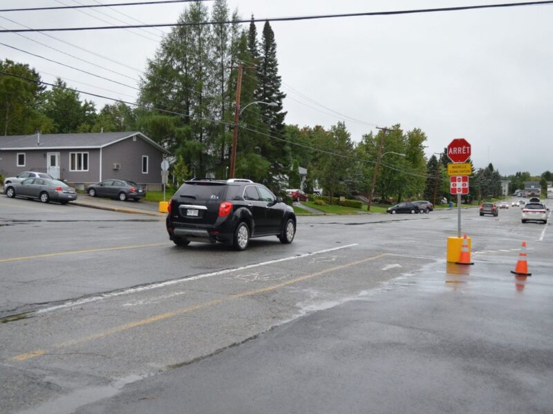 Amos sécurise une intersection jugée dangereuse par plusieurs citoyens