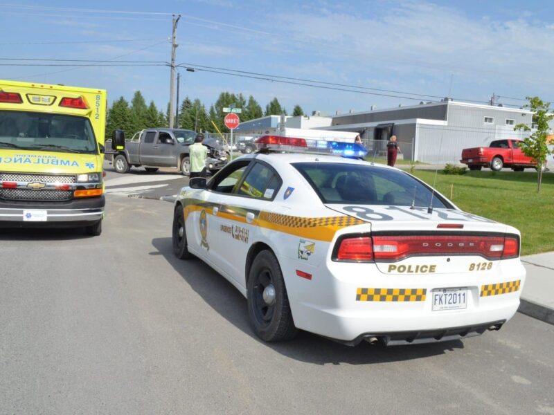 Collision entre 2 camionnettes à Amos