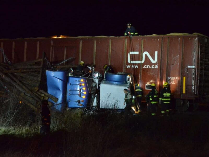 Collision entre un train et un poids lourd à Landrienne