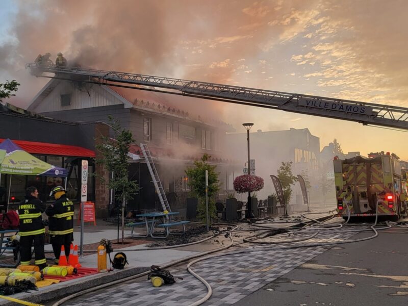 Important incendie au centre-ville d’Amos