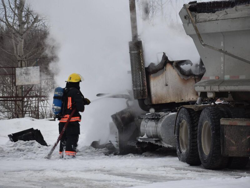 Incendie dans un camion lourd à Val-d’Or