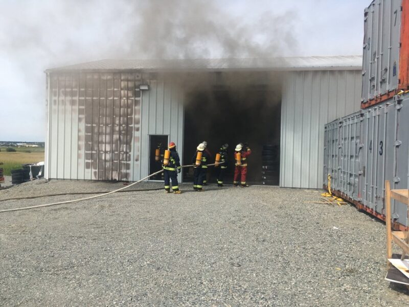 Intervention des pompiers au garage Tardif à Amos