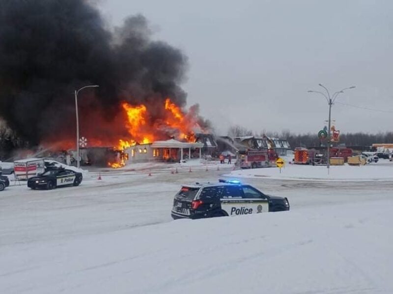 Les flammes ravagent l’Hôtel Matagami