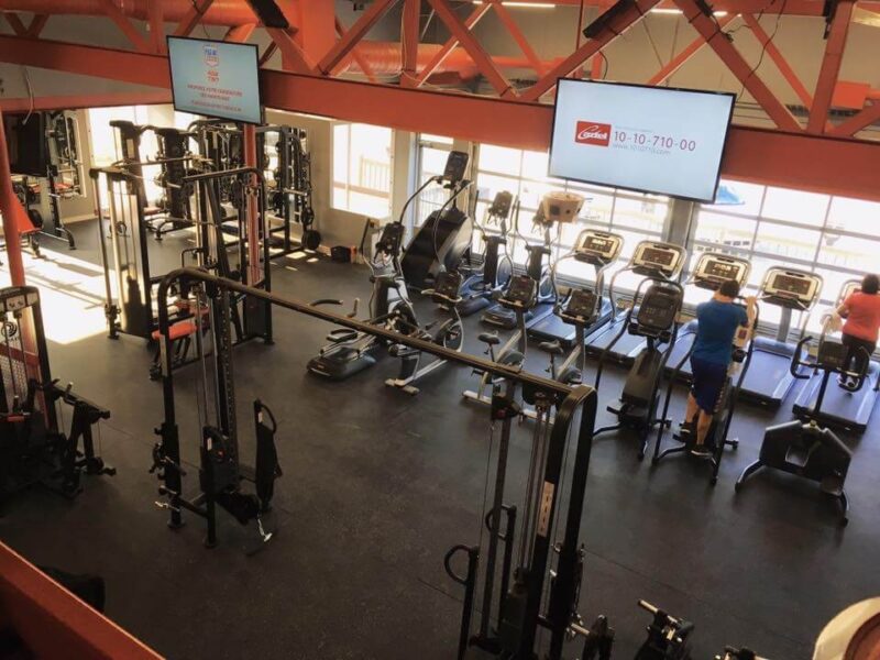 Québec annonce le déconfinement des gyms, piscines et arénas