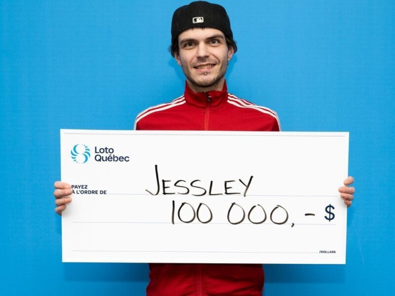 Un jeune homme de Senneterre remporte 100 000 $ à la loterie Atari® : Une chance inespérée de réaliser ses rêves!