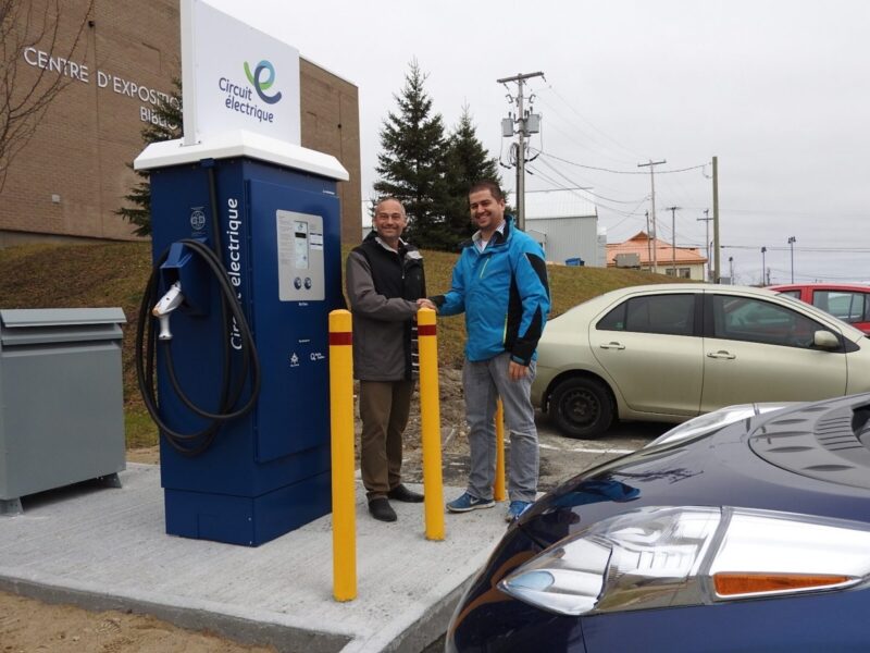 Une borne de recharge rapide à Amos