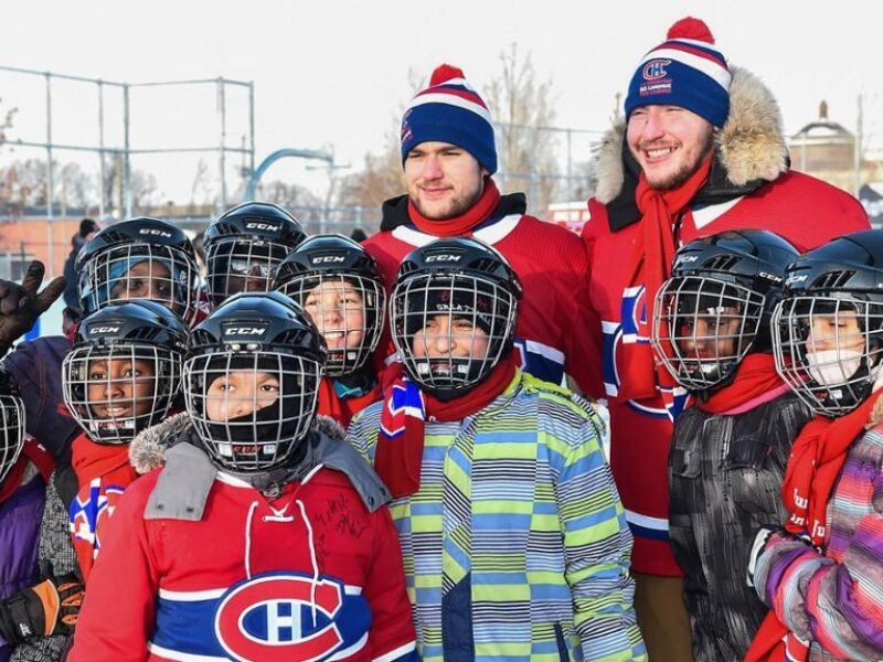 Une patinoire BLEU BLANC BOUGE à Val-d’Or